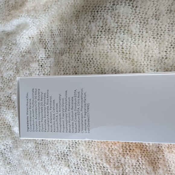 Murad Essential-C Cleanser, 200ml/6.75fl oz - Picture 7 of 11